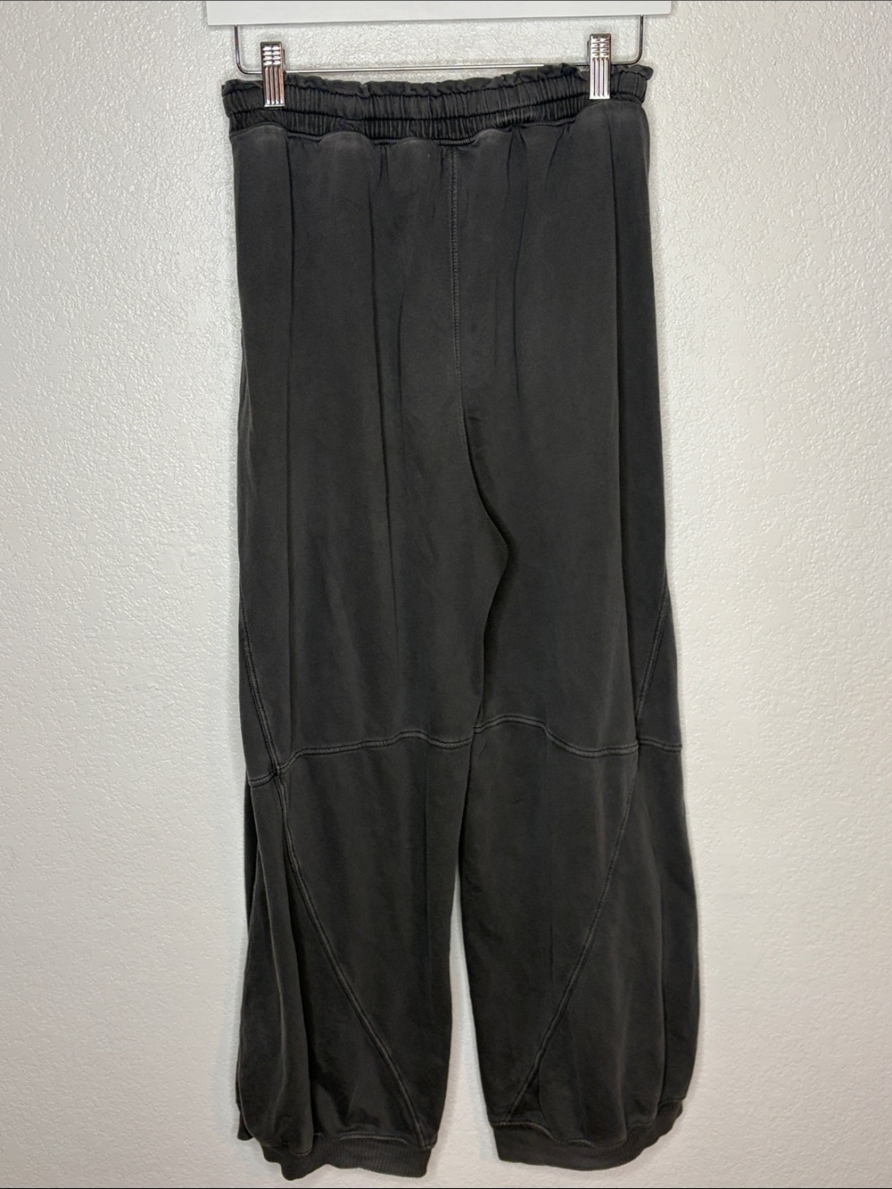 Aerie Gray Baggy Barrel Leg Jogger Size XS - Picture 5 of 10